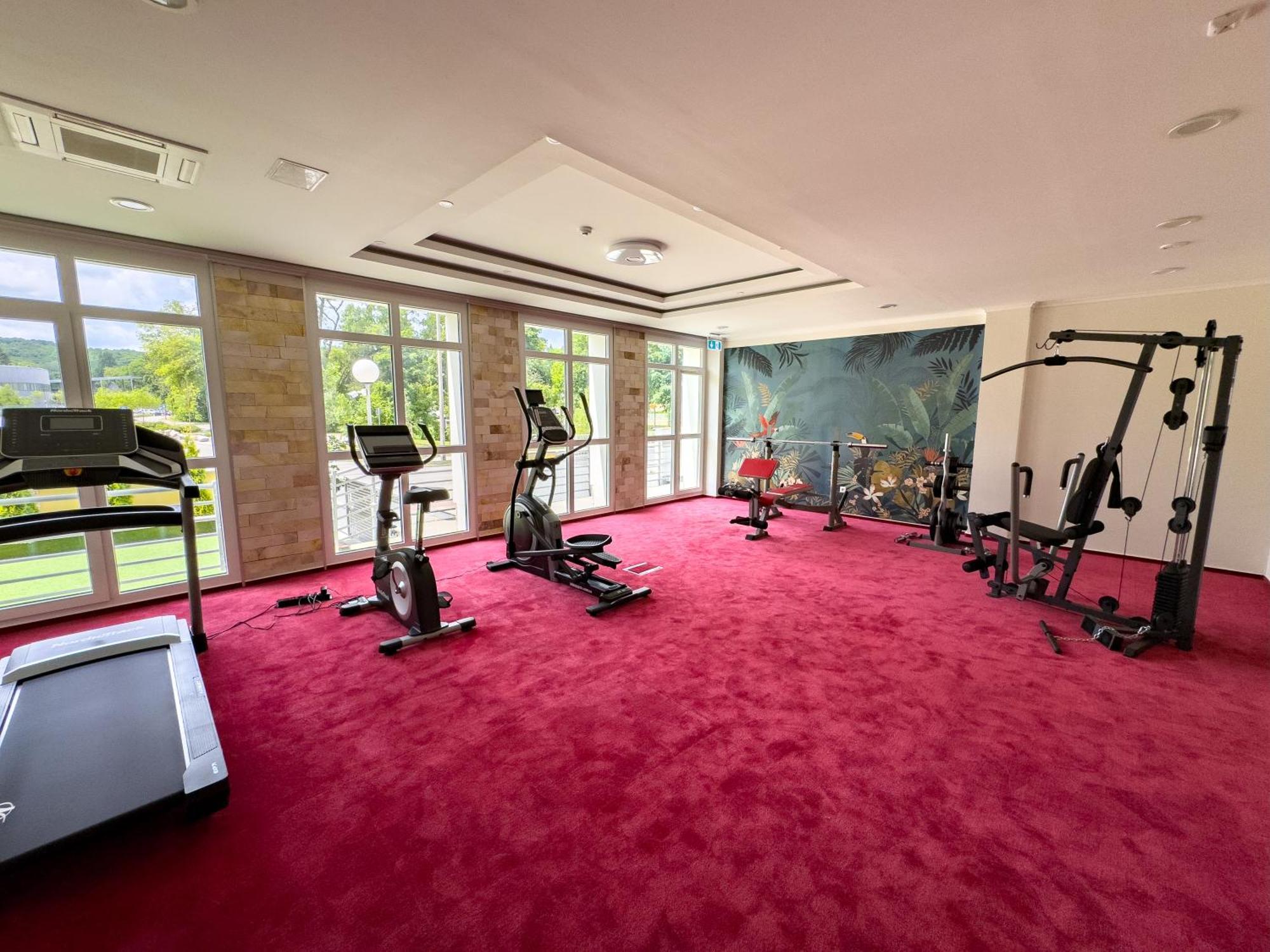 Hotel Aurora Мисколк Екстериор снимка