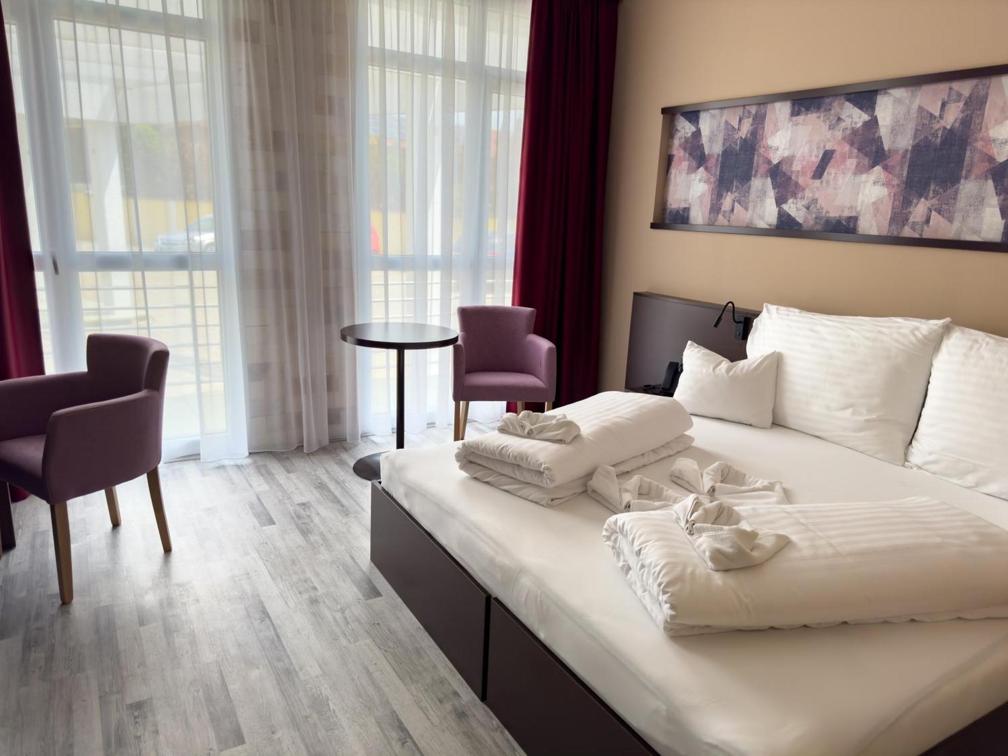 Hotel Aurora Мисколк Екстериор снимка
