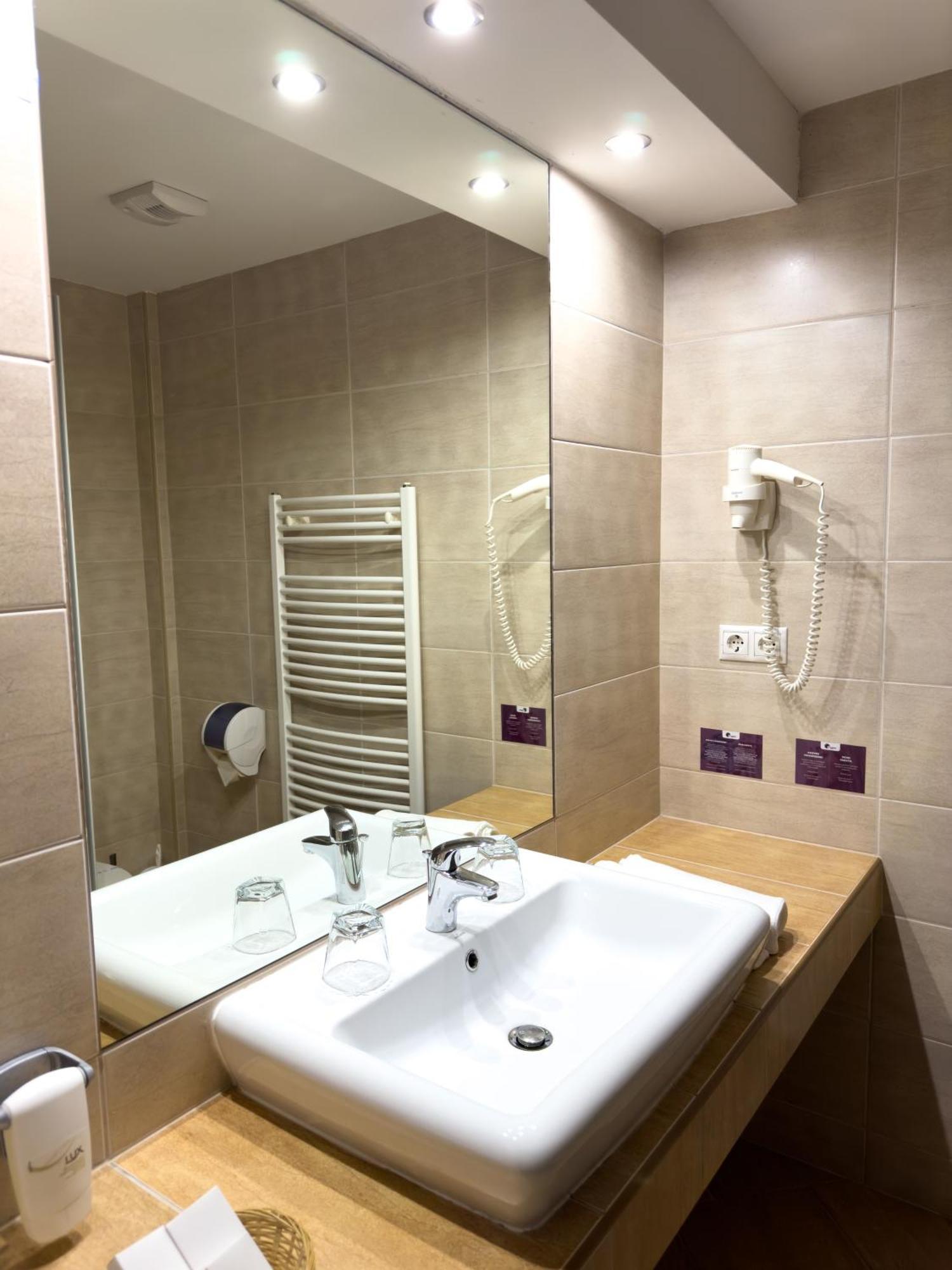 Hotel Aurora Мисколк Екстериор снимка