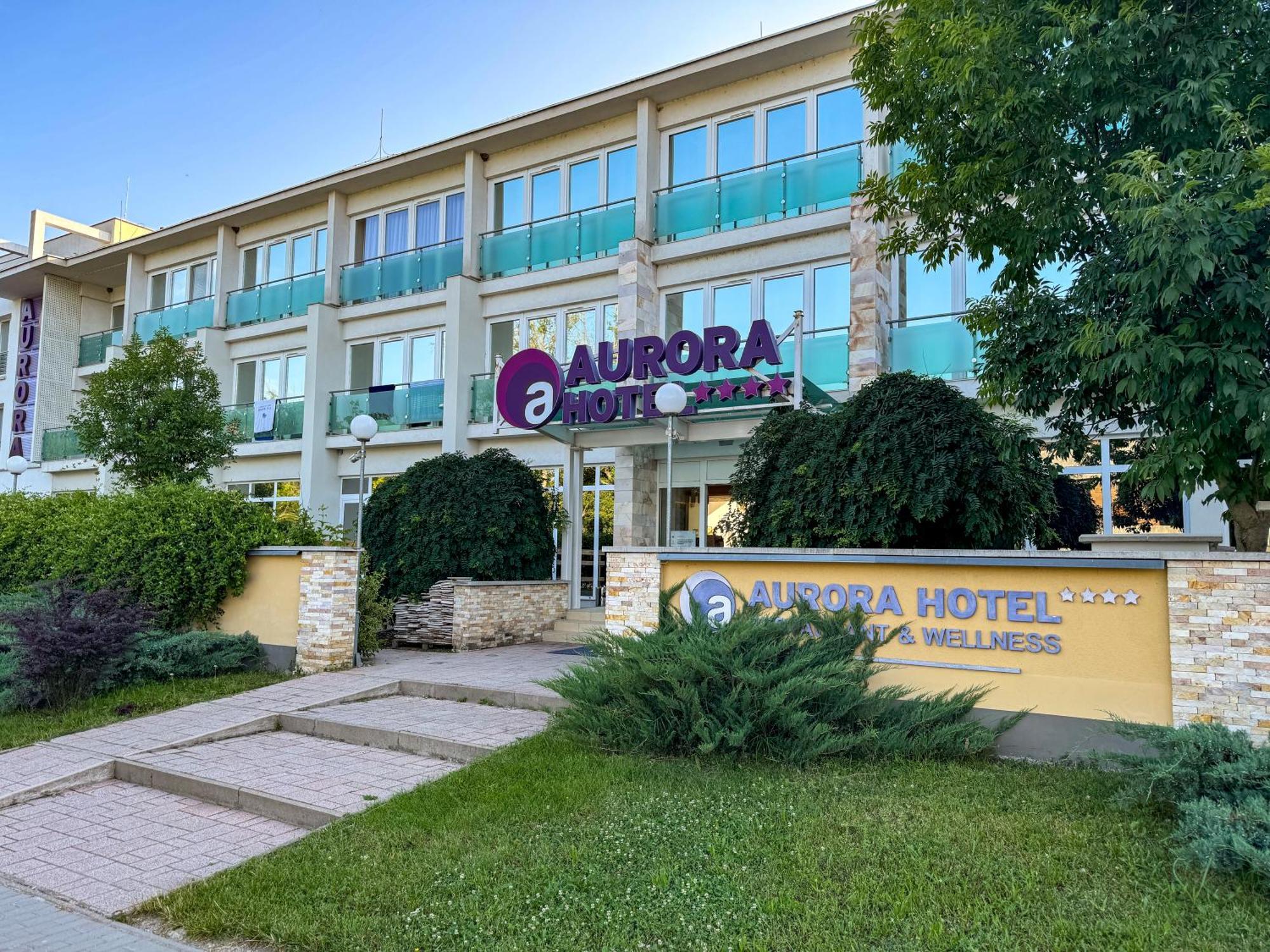 Hotel Aurora Мисколк Екстериор снимка