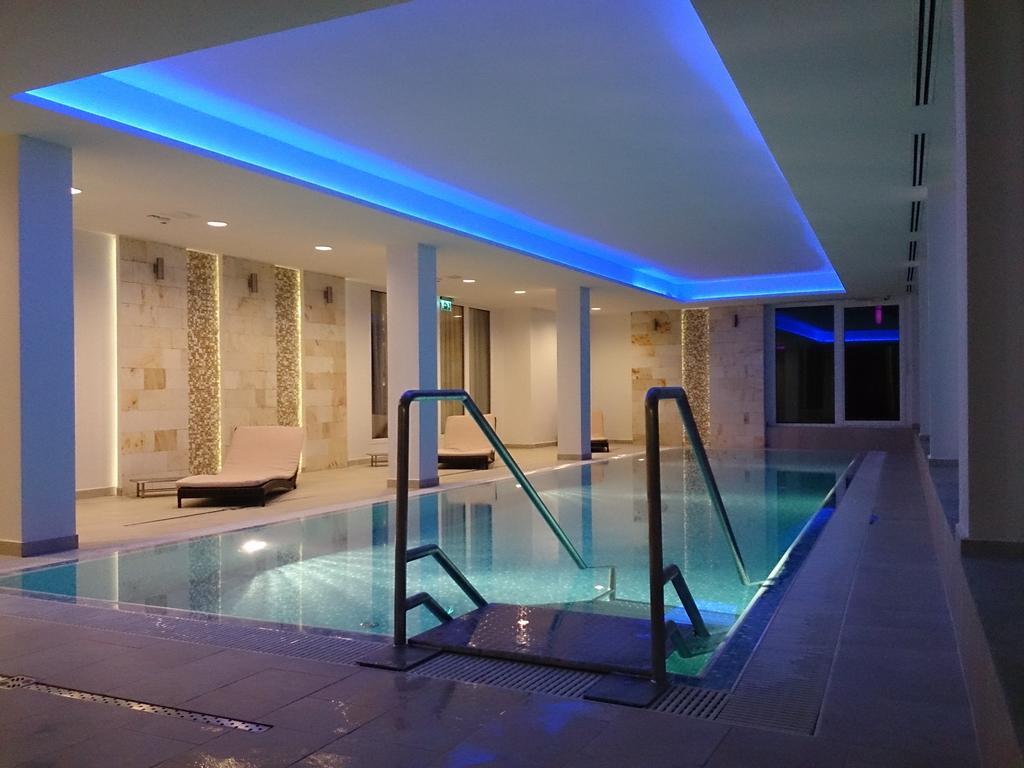 Hotel Aurora Мисколк Екстериор снимка
